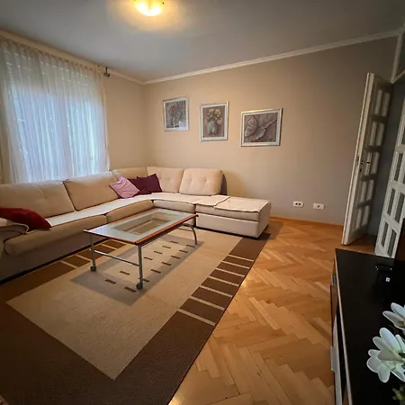 Apartman- Joker-